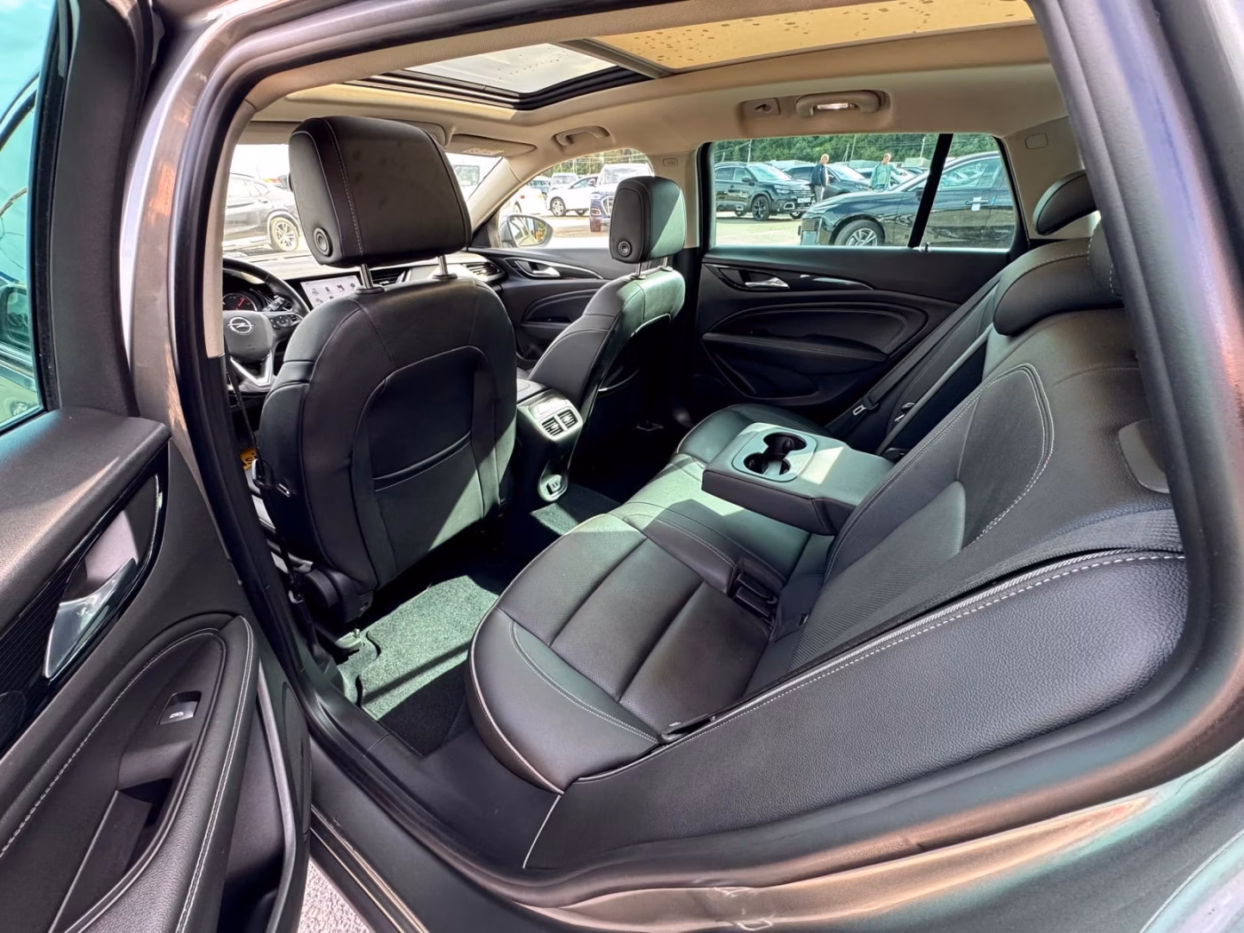 Opel Insignia фото 10