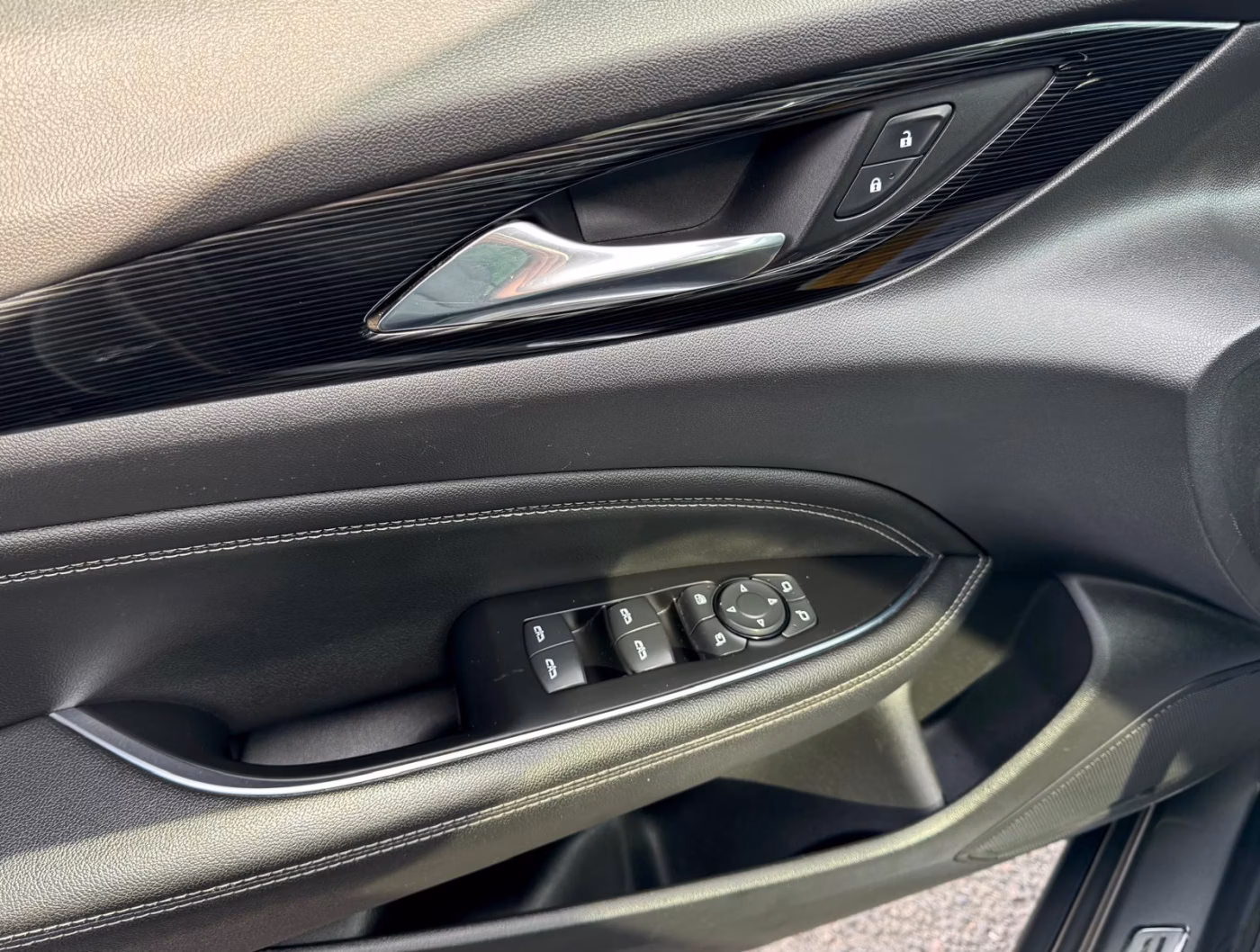 Opel Insignia фото 12