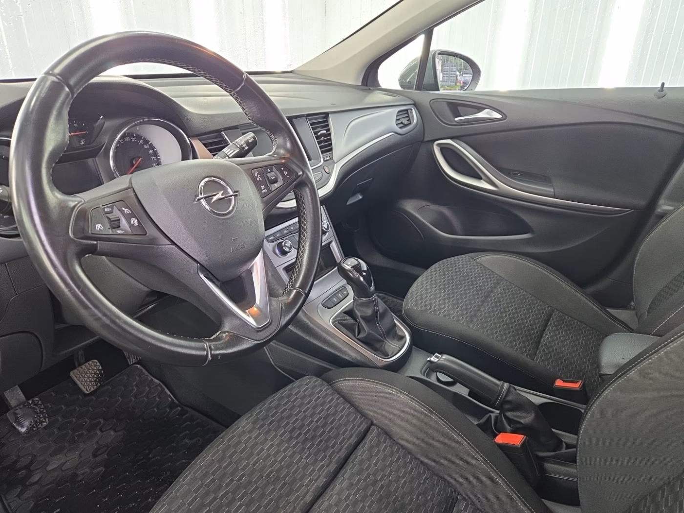 Opel Astra фото 12