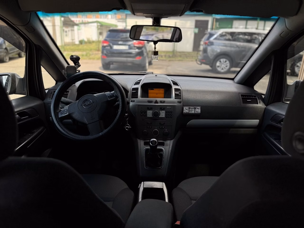Opel Zafira фото 10