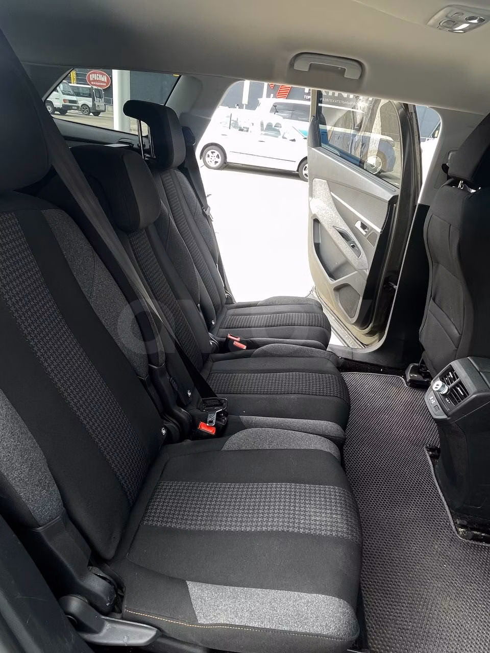 Peugeot 5008 фото 8