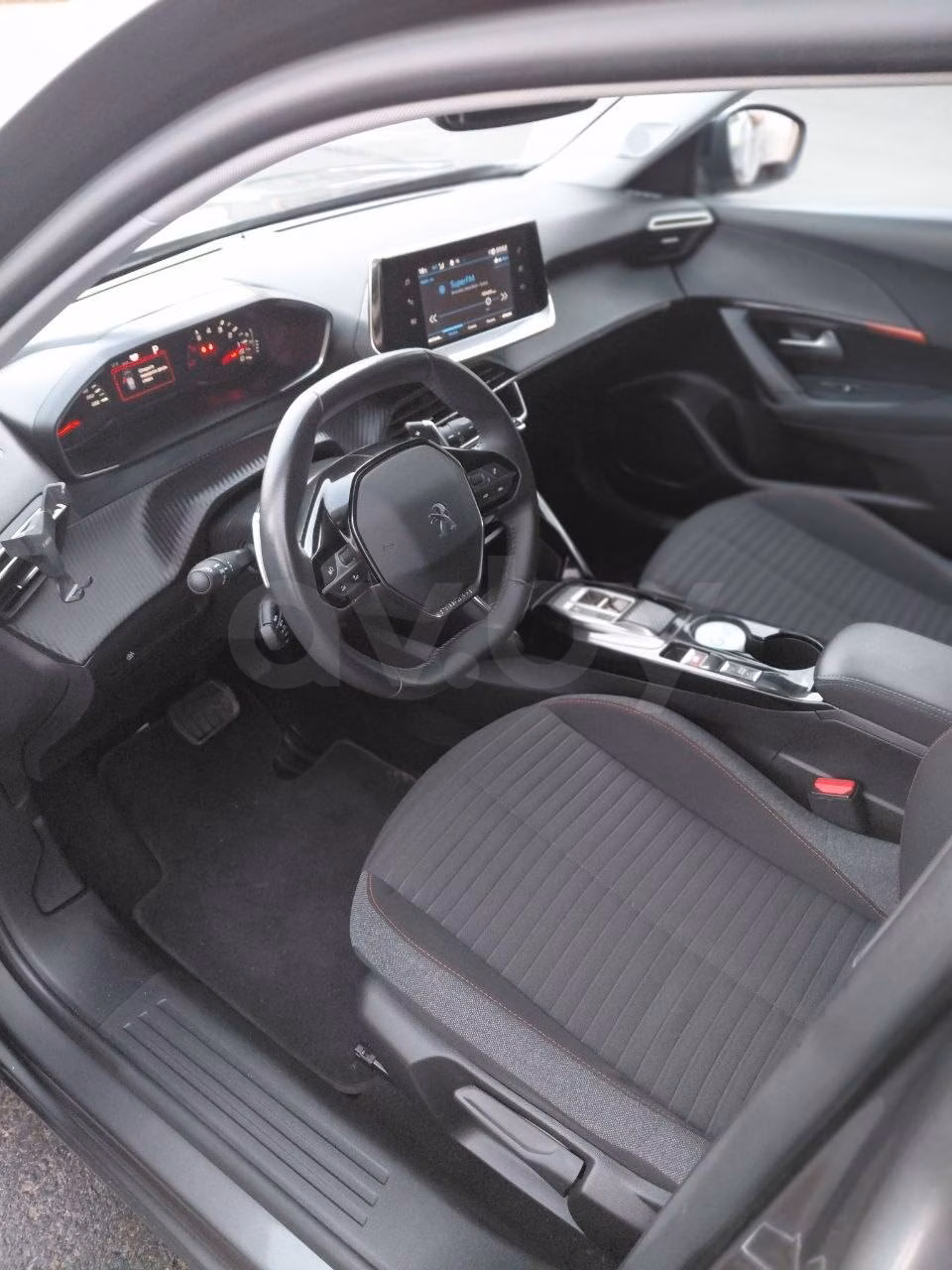 Peugeot 2008 фото 18