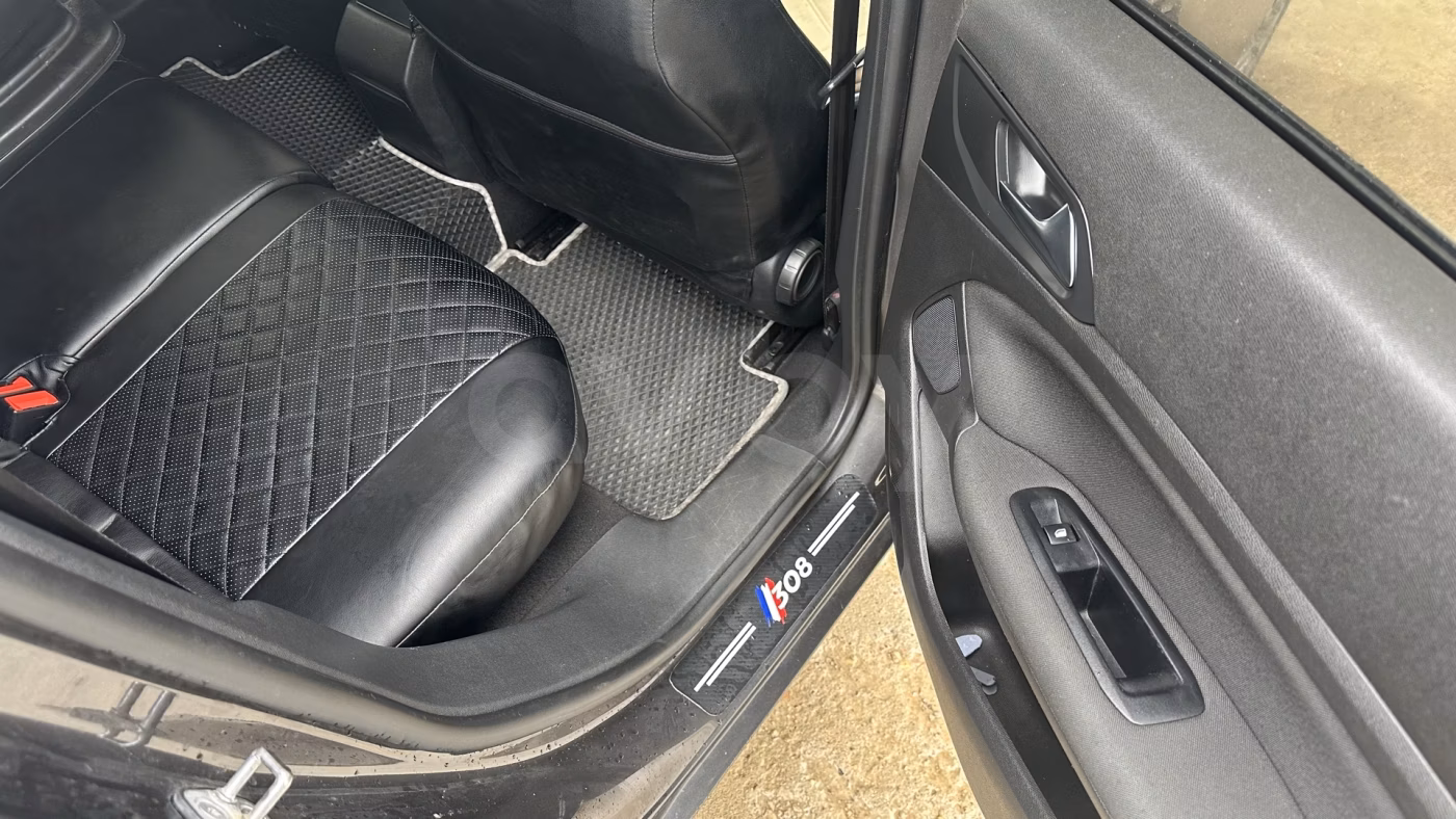 Peugeot 308 фото 2