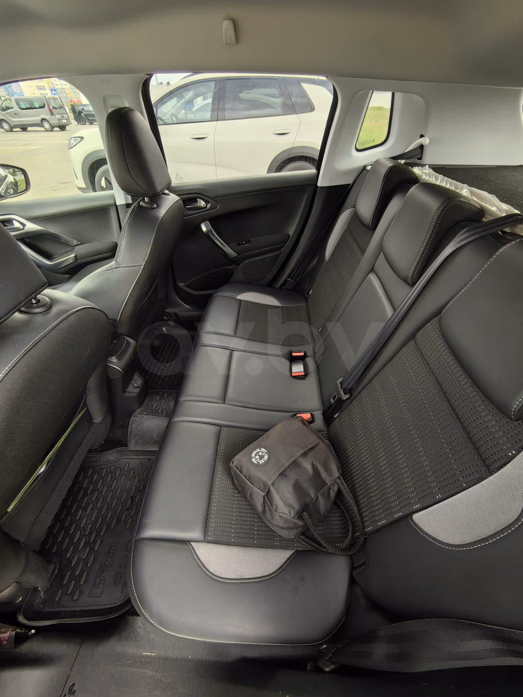 Peugeot 2008 фото 7