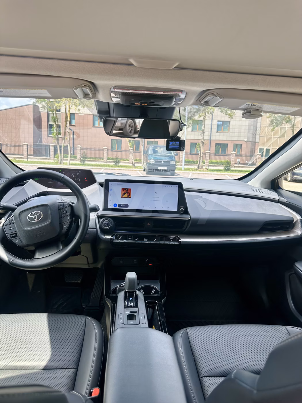 Toyota Prius фото 11