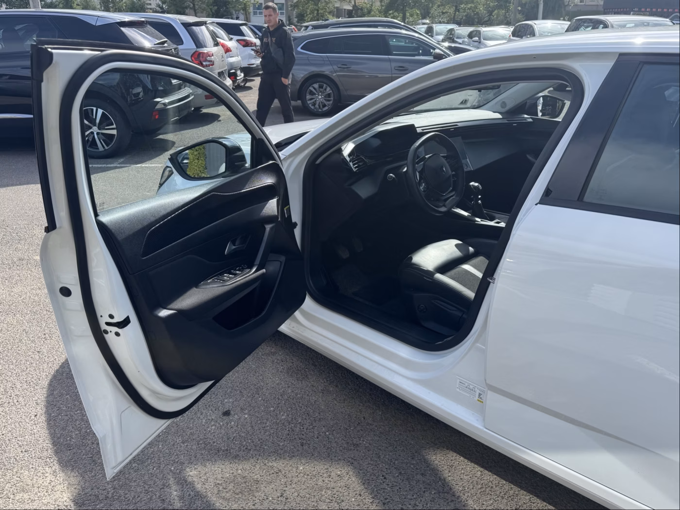 Peugeot 308 фото 8