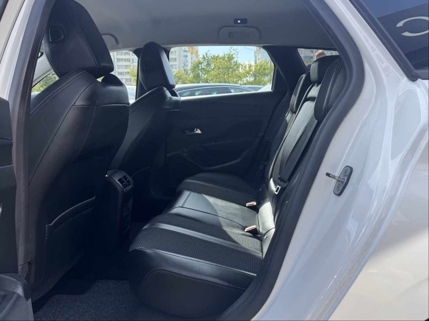 Peugeot 308 фото 11