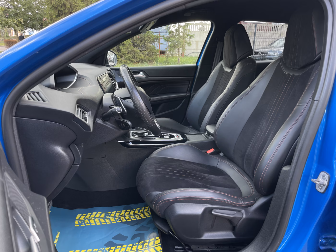 Peugeot 308 фото 9
