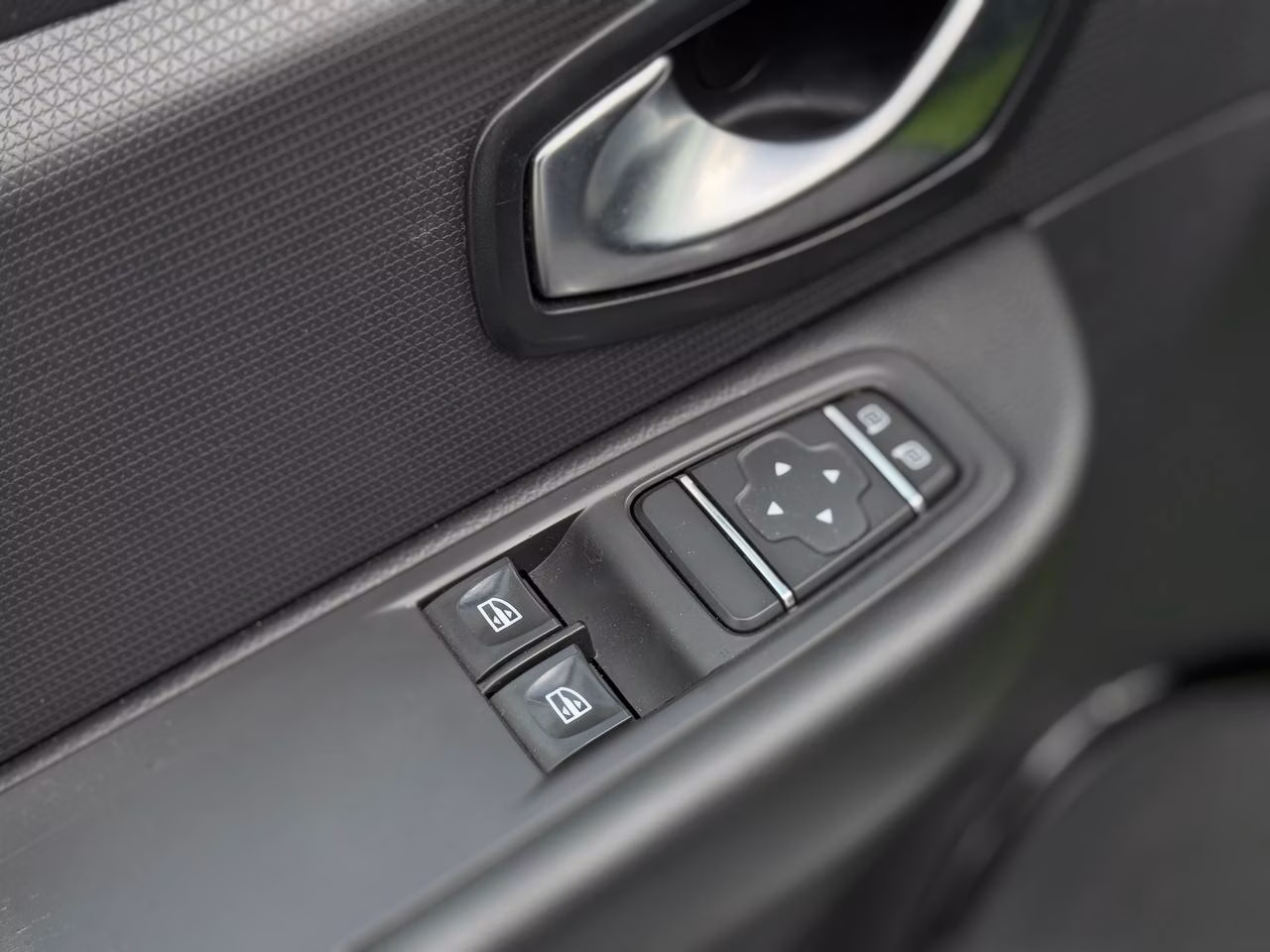 Renault Clio фото 9
