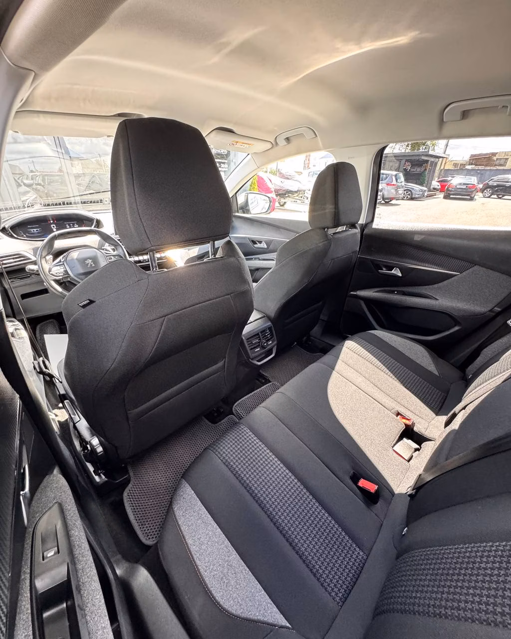 Peugeot 3008 фото 11