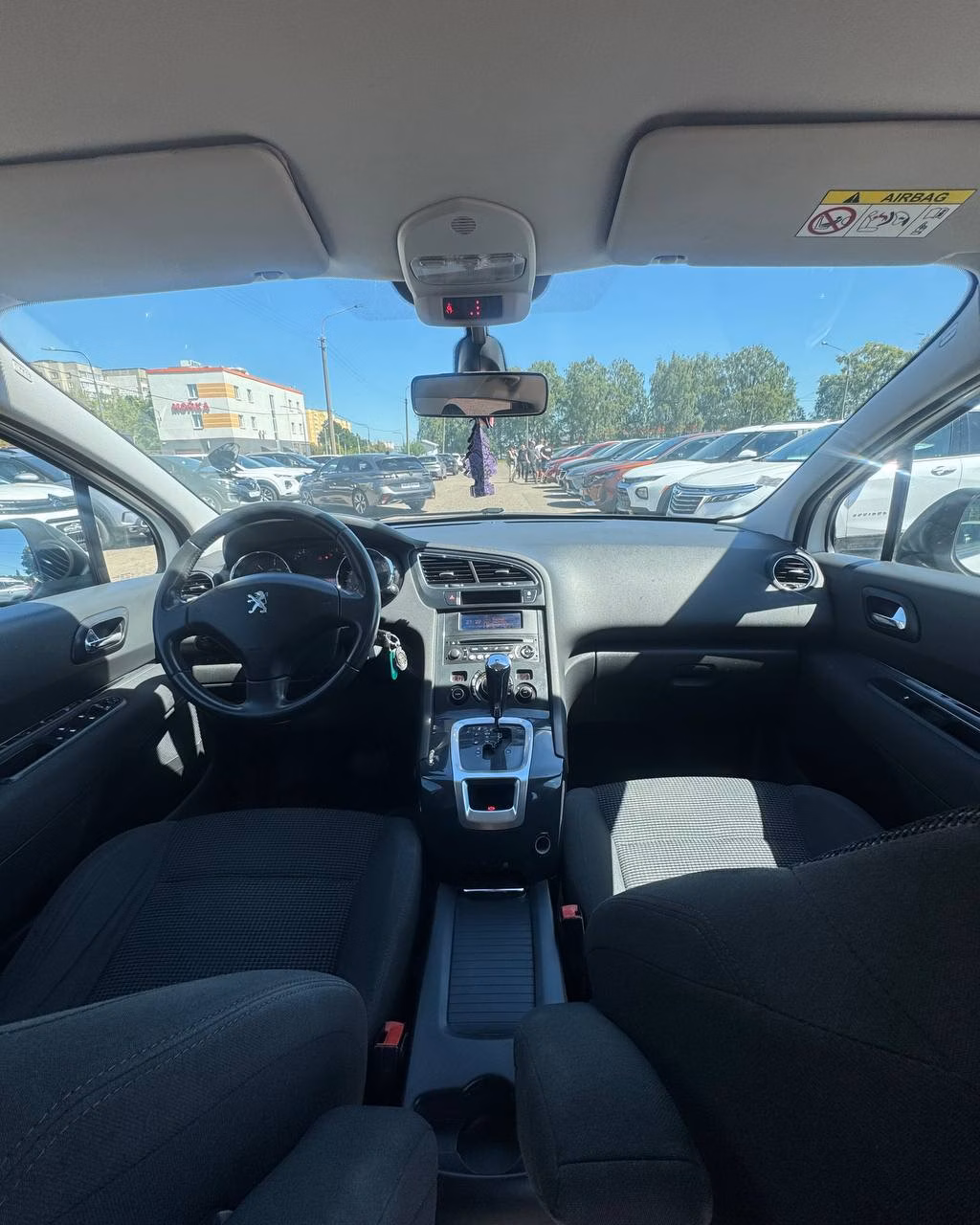 Peugeot 5008 фото 10