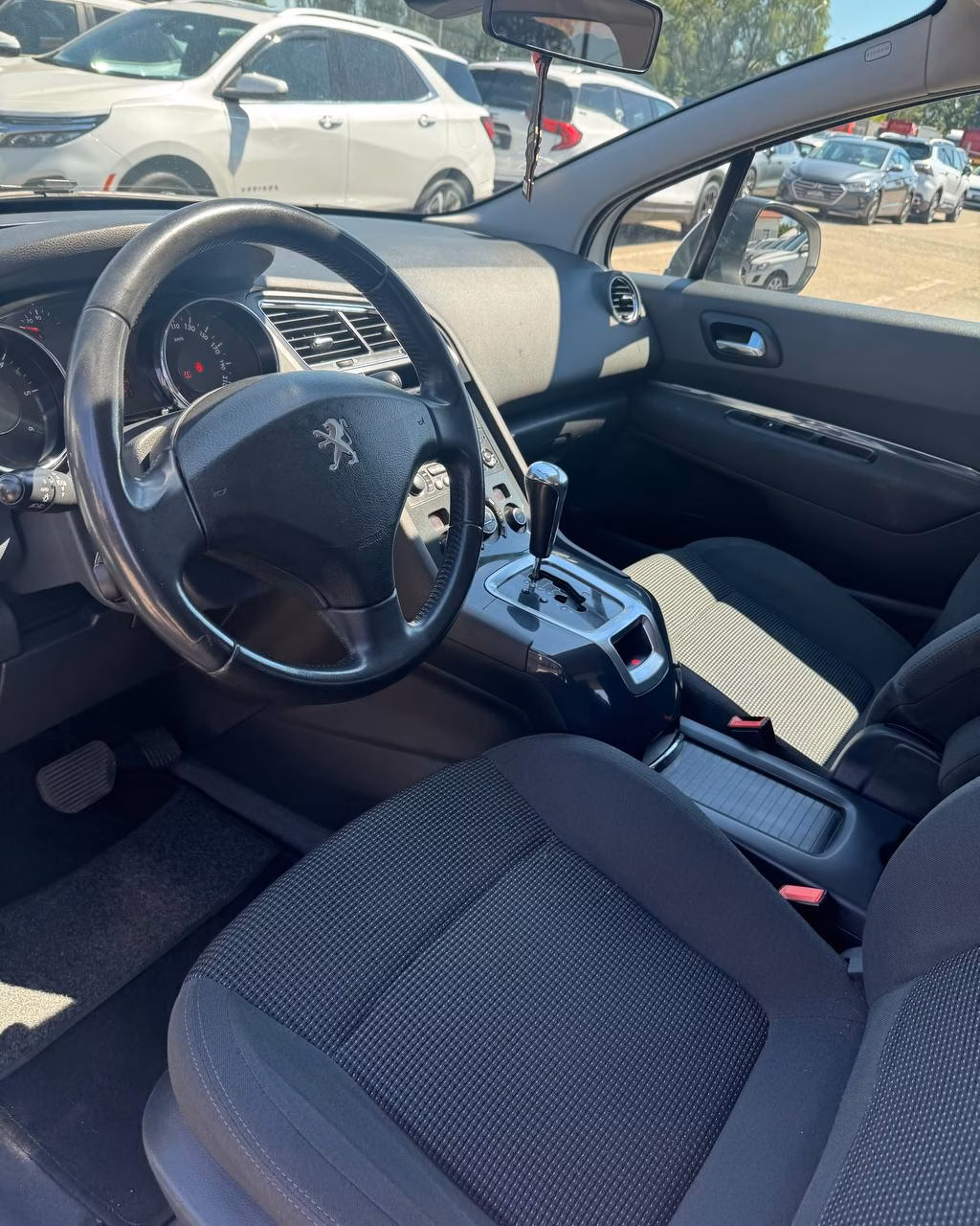 Peugeot 5008 фото 14