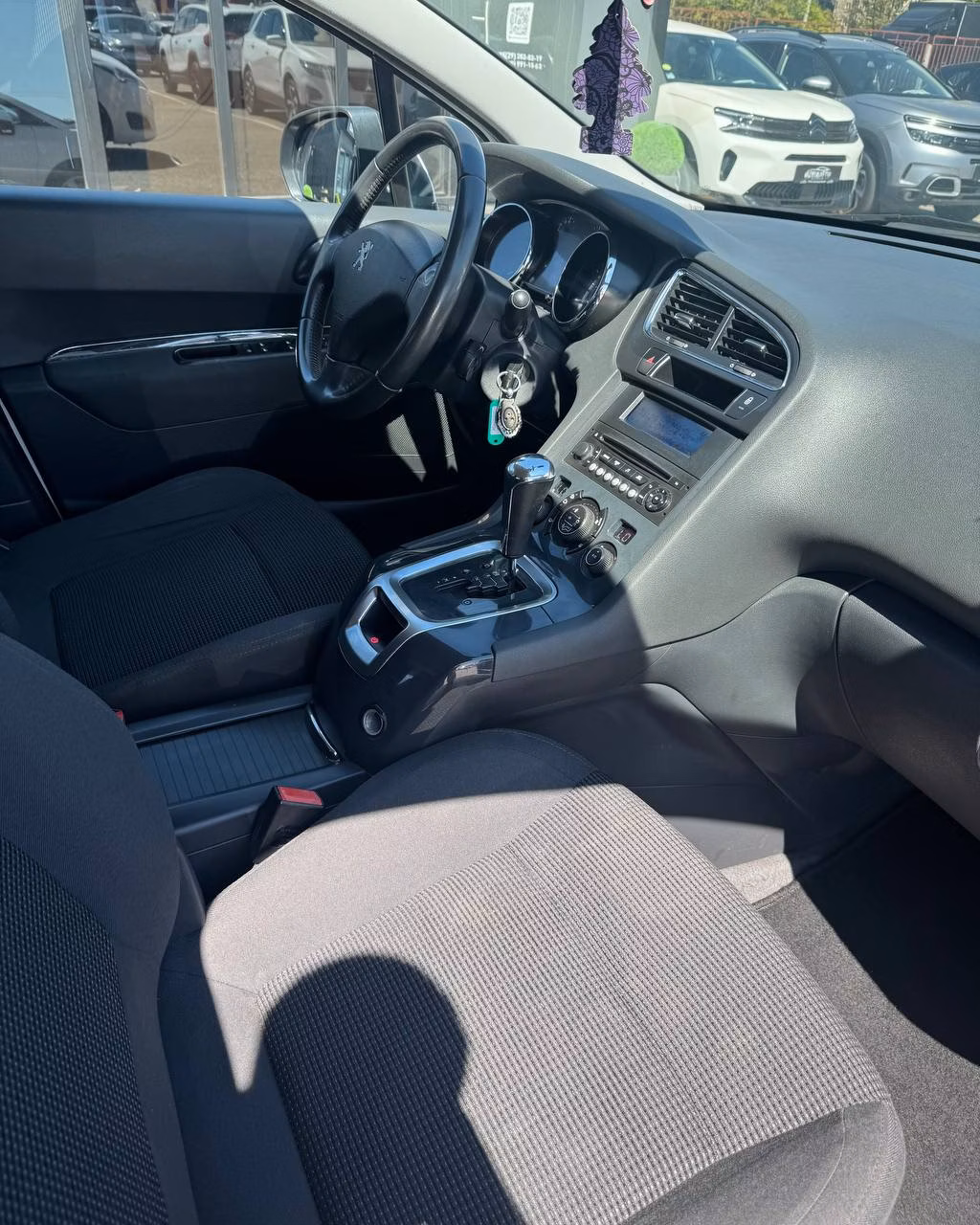 Peugeot 5008 фото 15