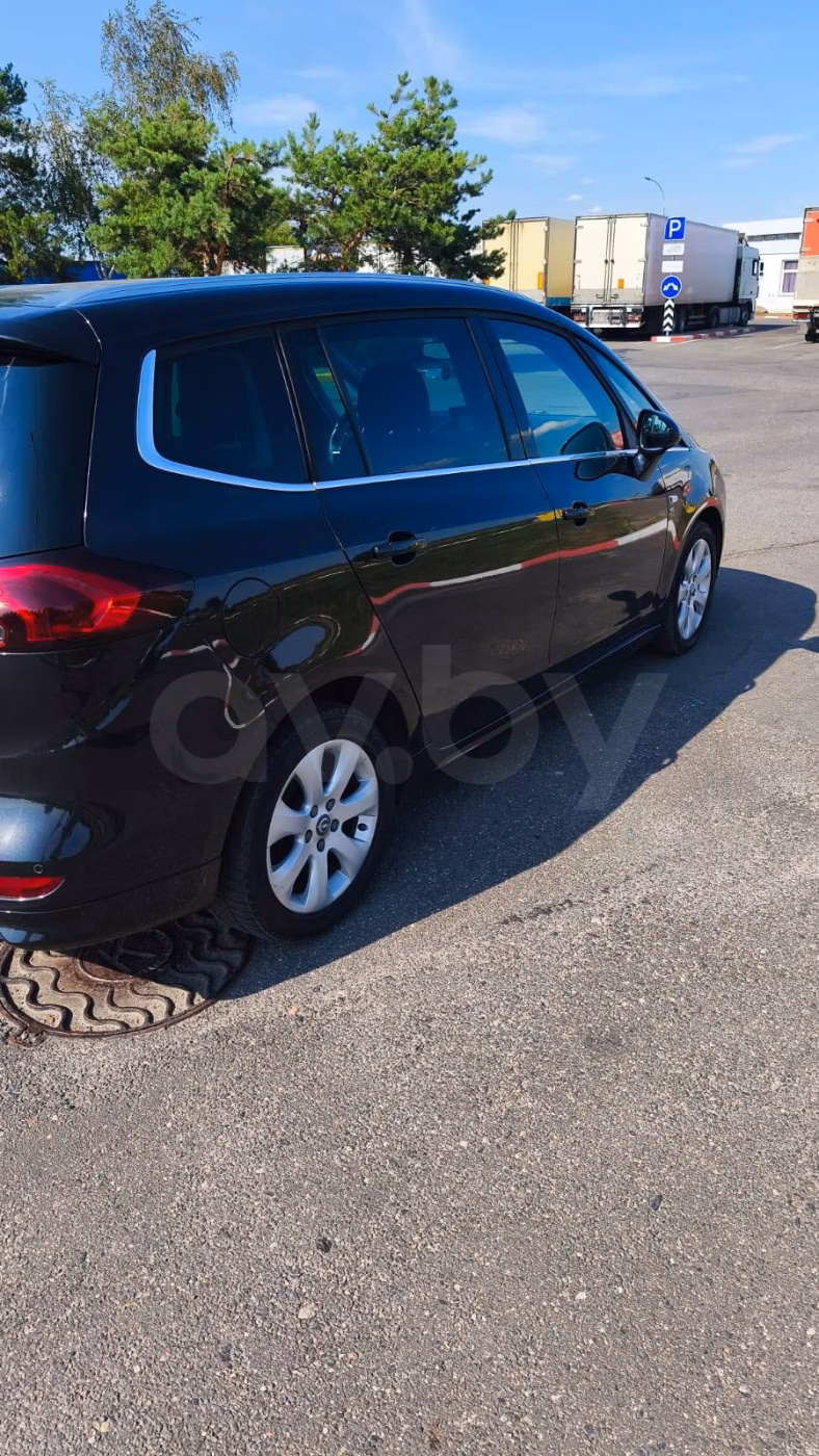 Opel Zafira фото 11