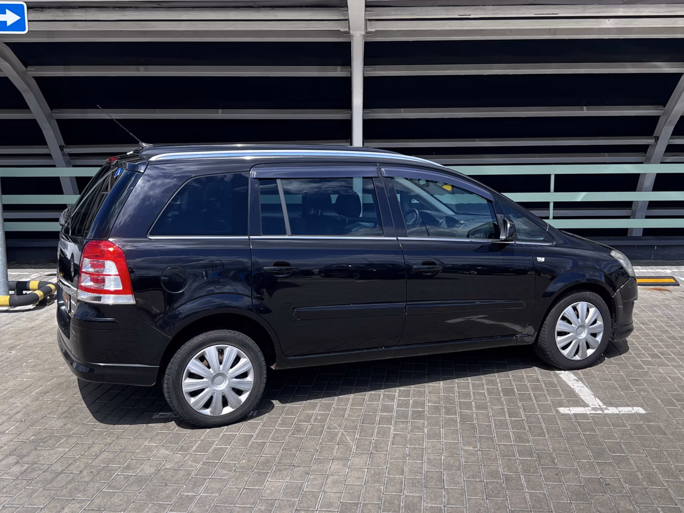 Opel Zafira фото 4