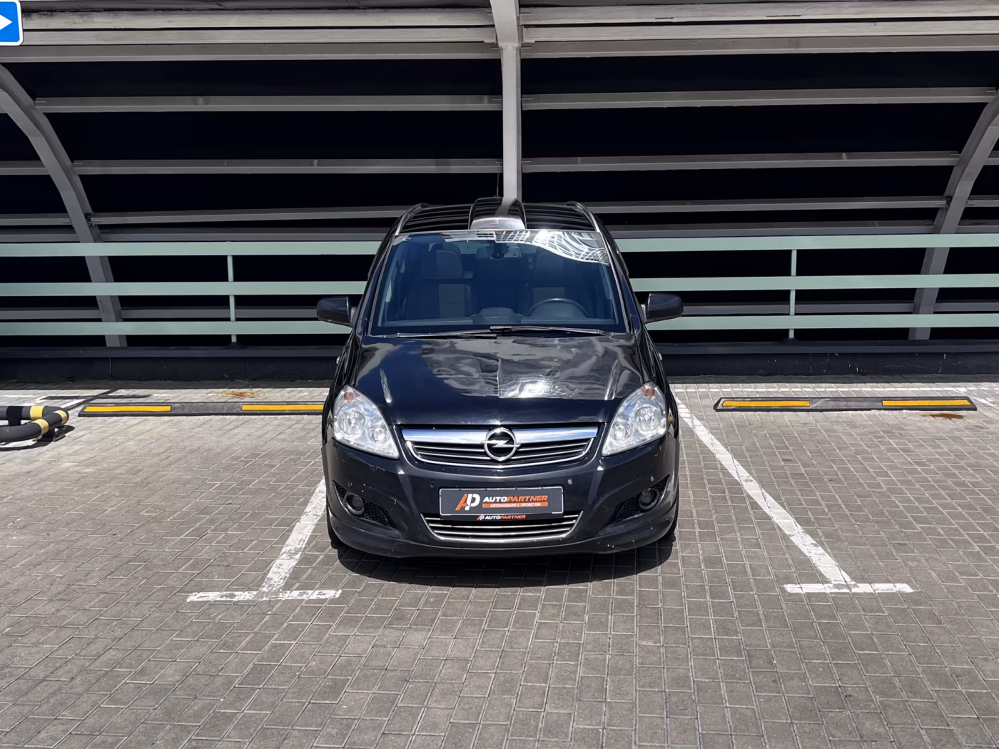 Opel Zafira фото 2