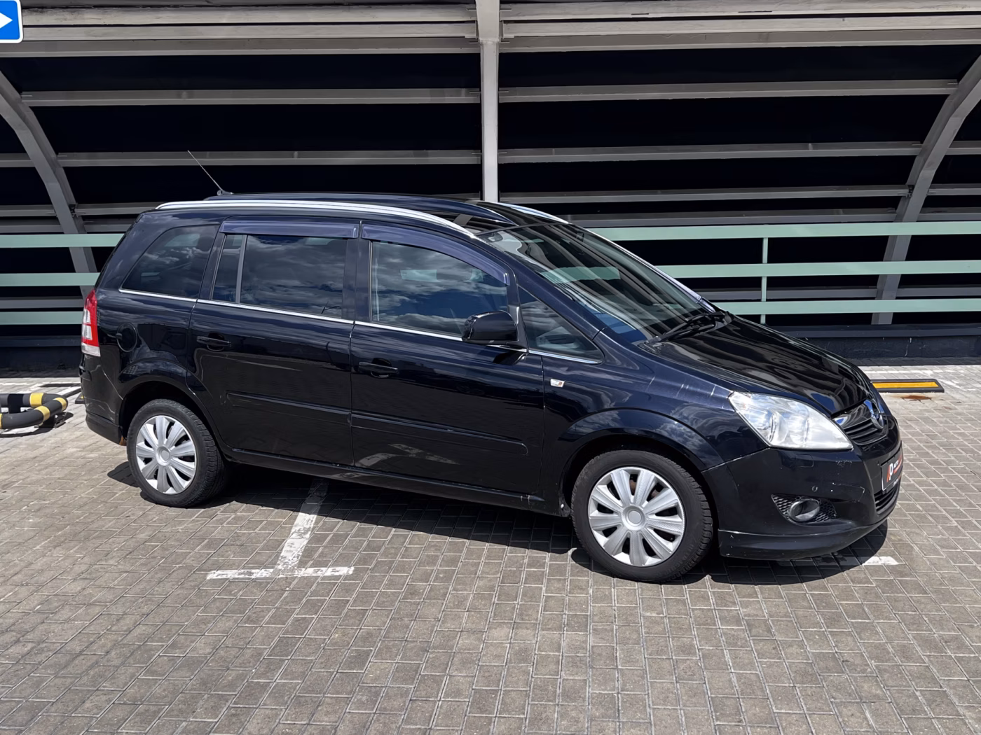 Opel Zafira фото 3