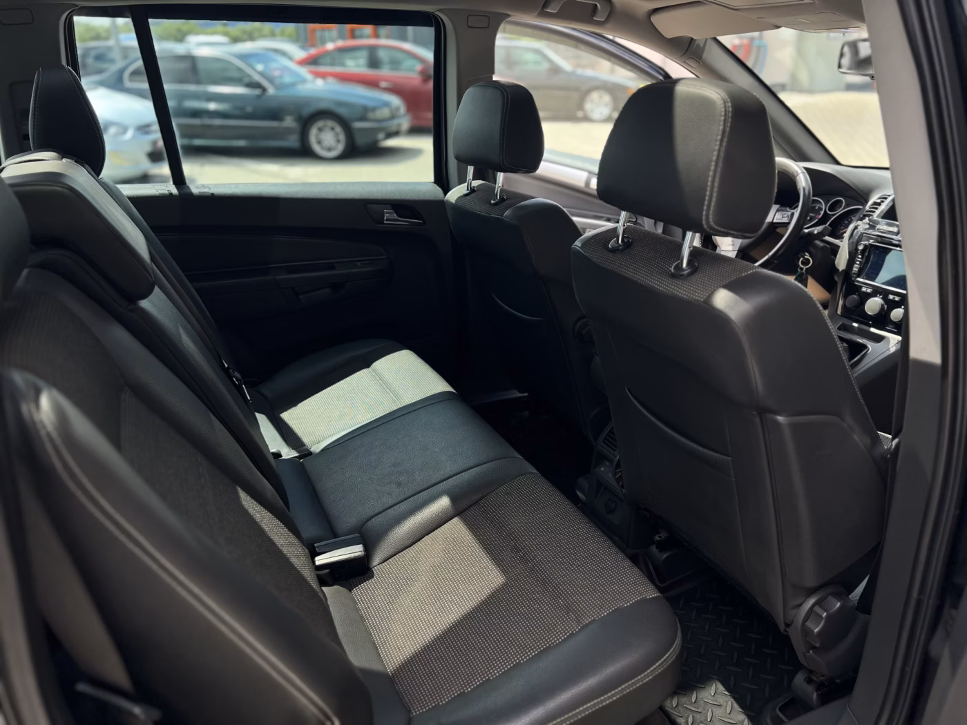 Opel Zafira фото 13