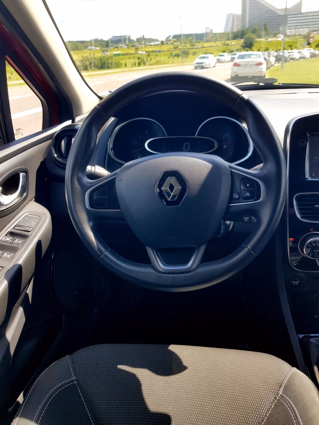 Renault Clio фото 6