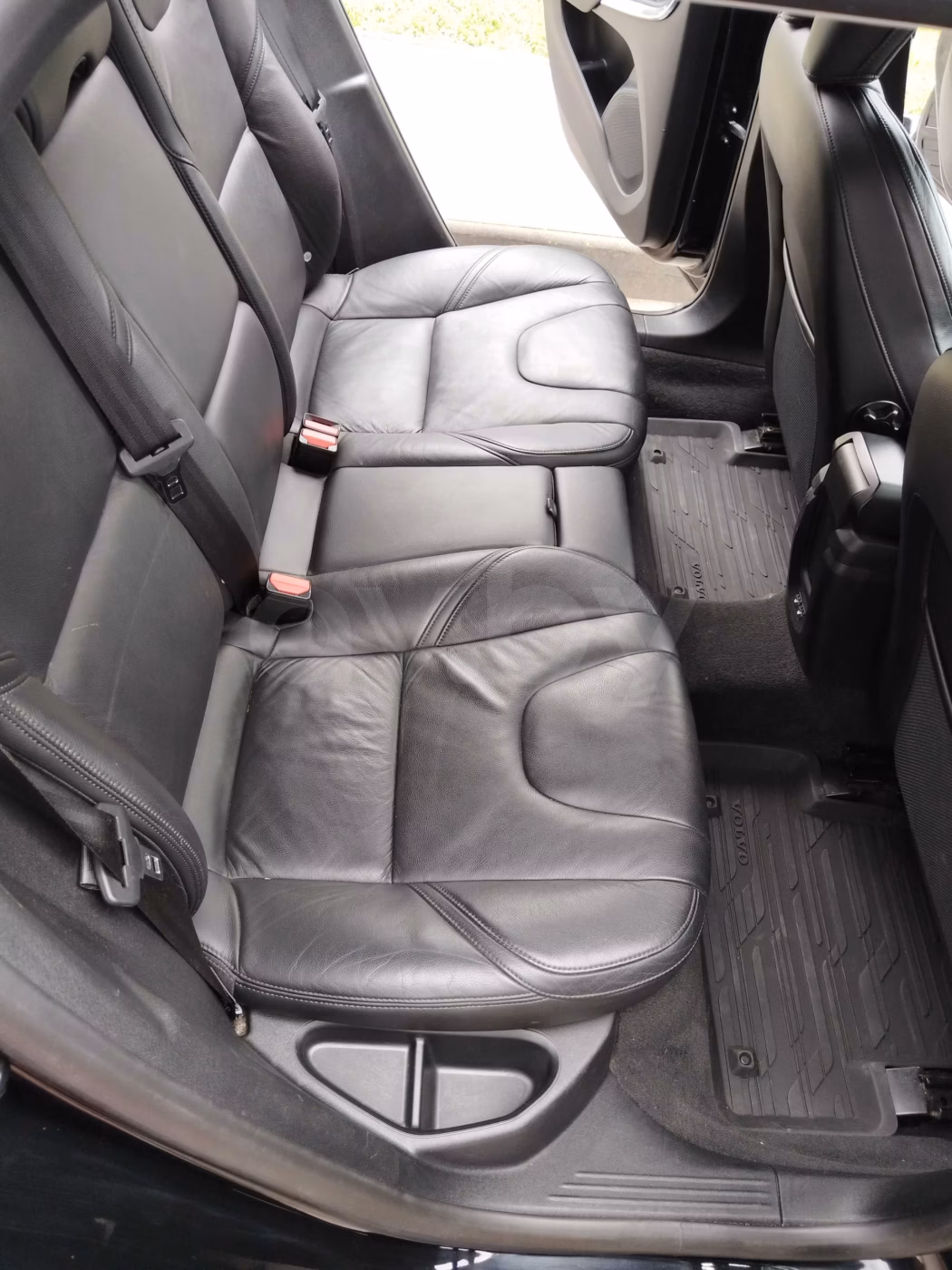 Volvo V40 фото 13