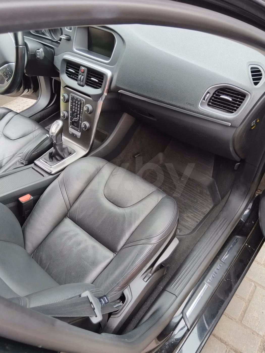 Volvo V40 фото 11