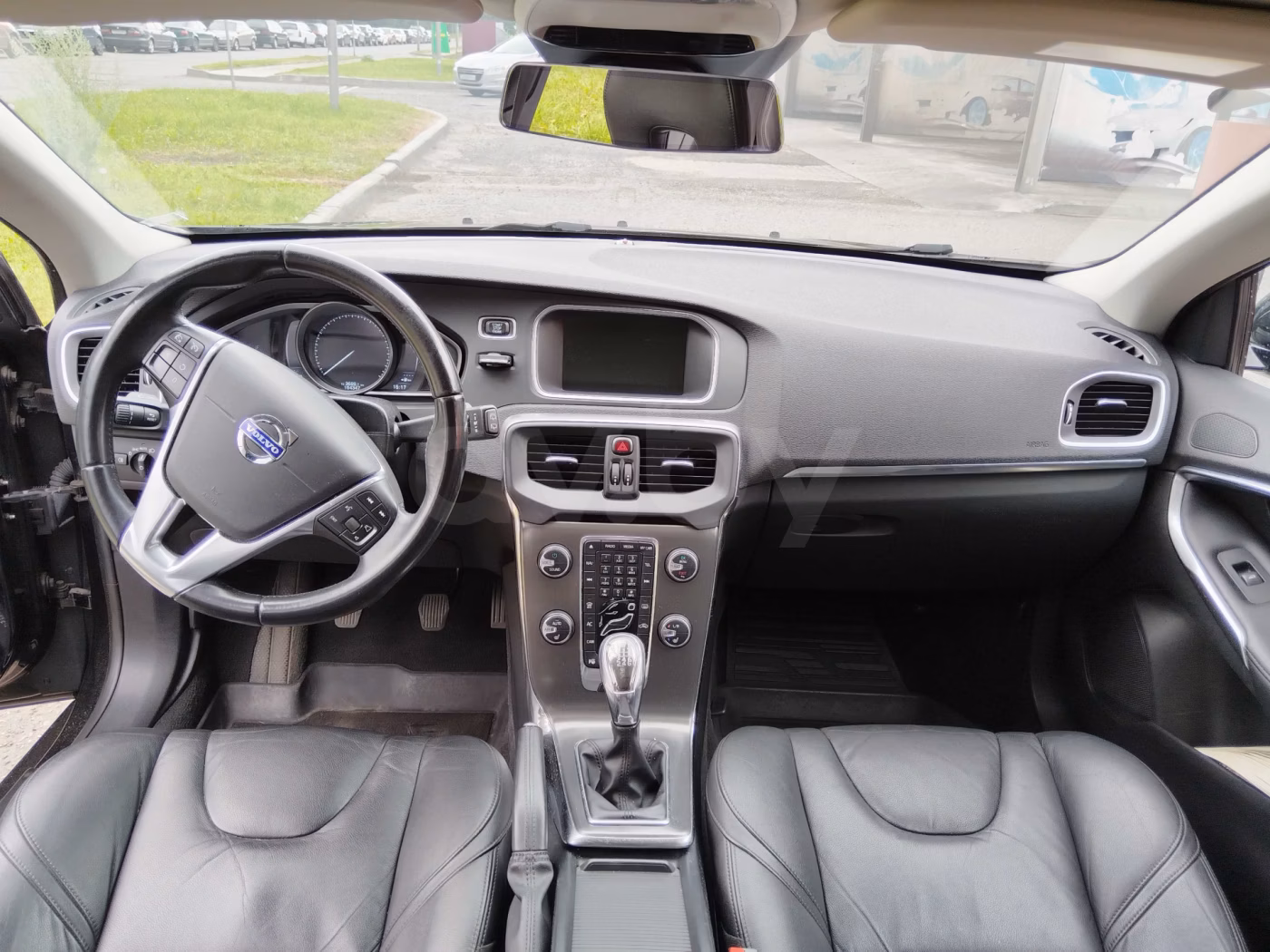 Volvo V40 фото 7