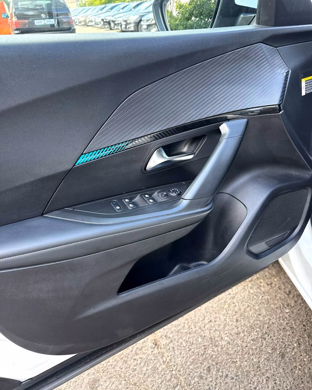 Peugeot 2008 фото 9