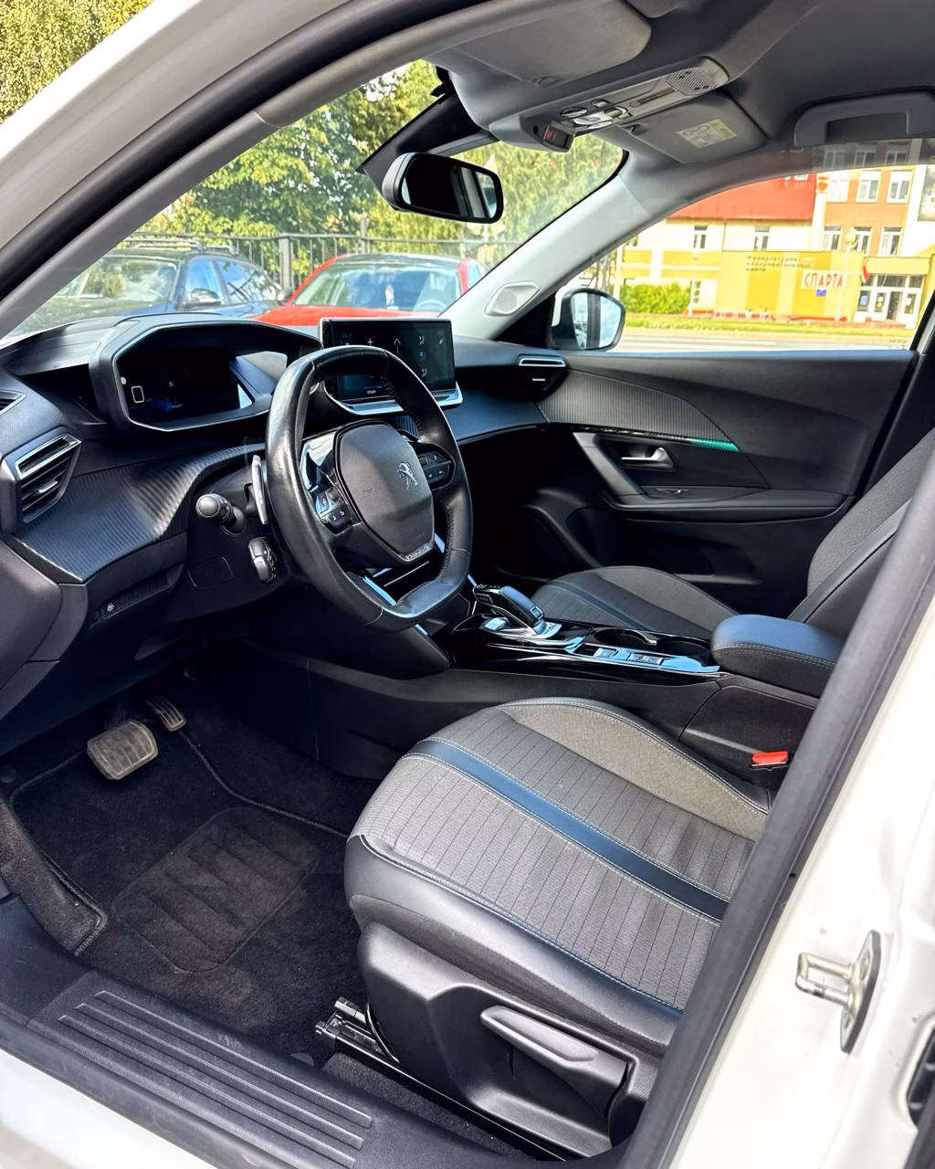Peugeot 2008 фото 10