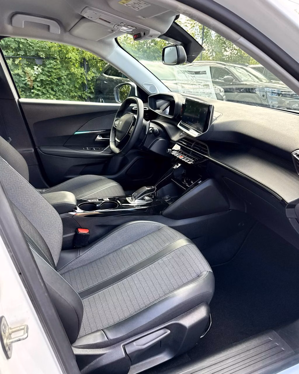 Peugeot 2008 фото 13