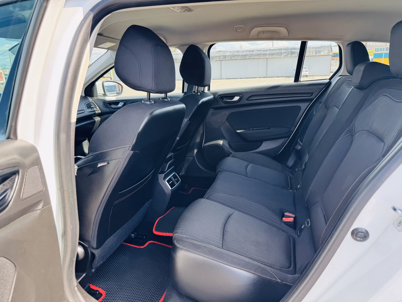 Renault Megane фото 6