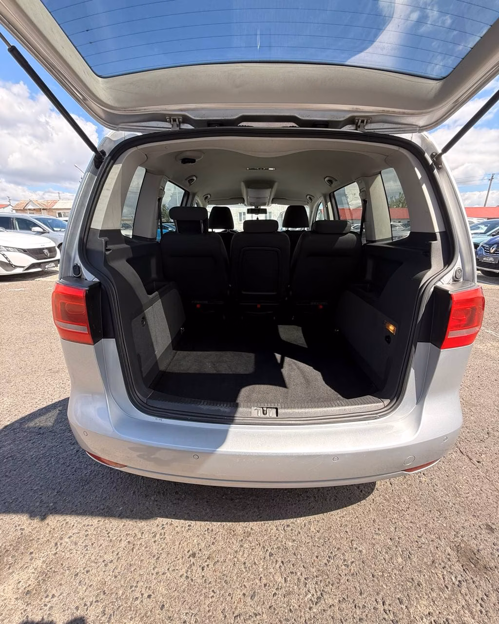 Volkswagen Touran фото 14