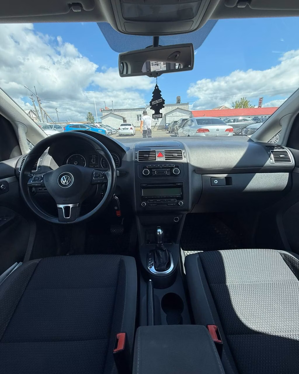 Volkswagen Touran фото 16