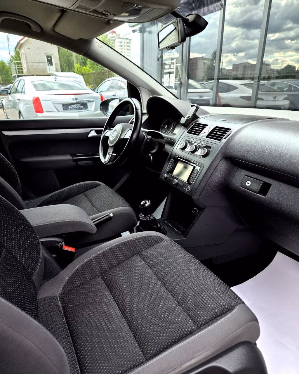 Volkswagen Touran фото 11
