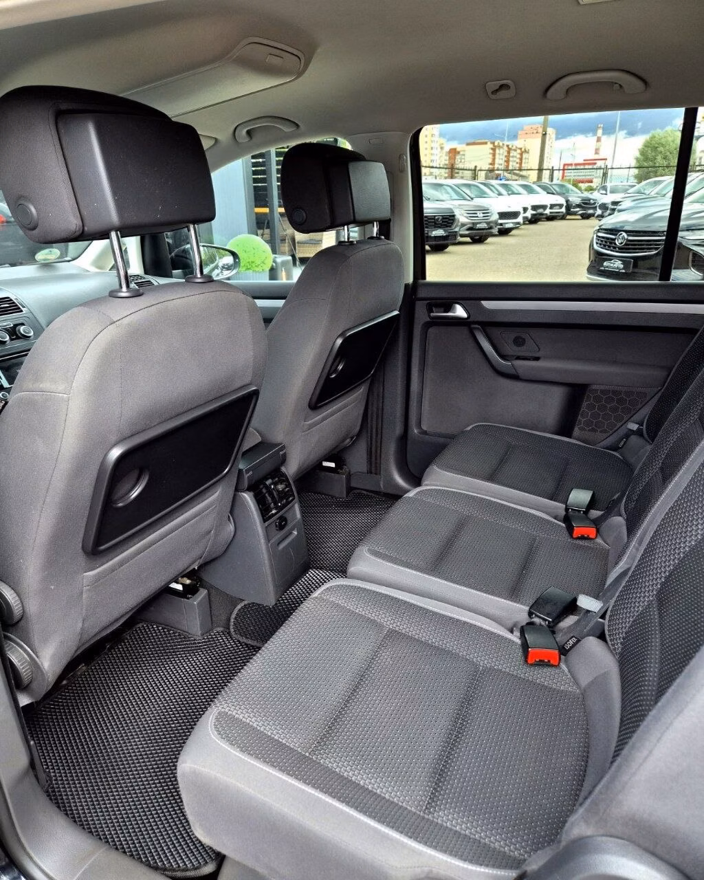 Volkswagen Touran фото 12
