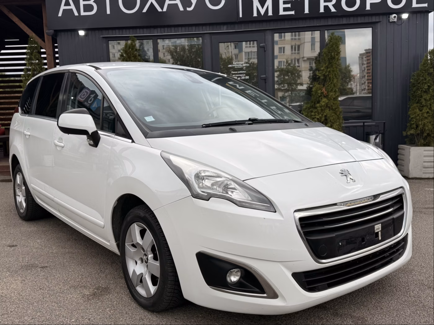 Peugeot 5008 фото 2