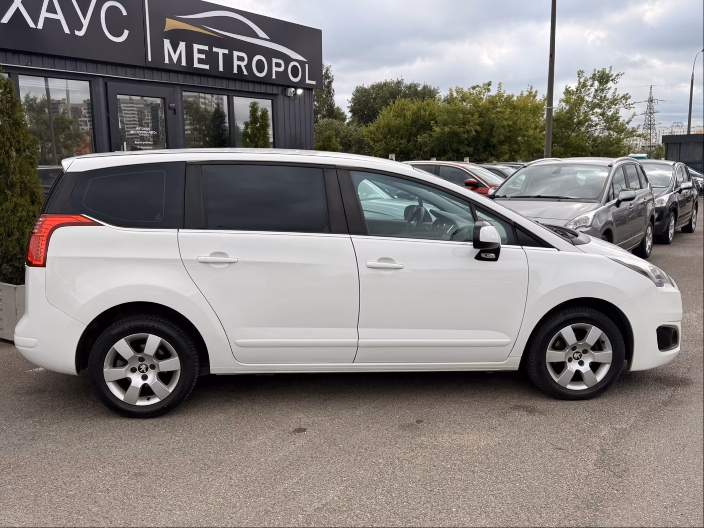 Peugeot 5008 фото 9