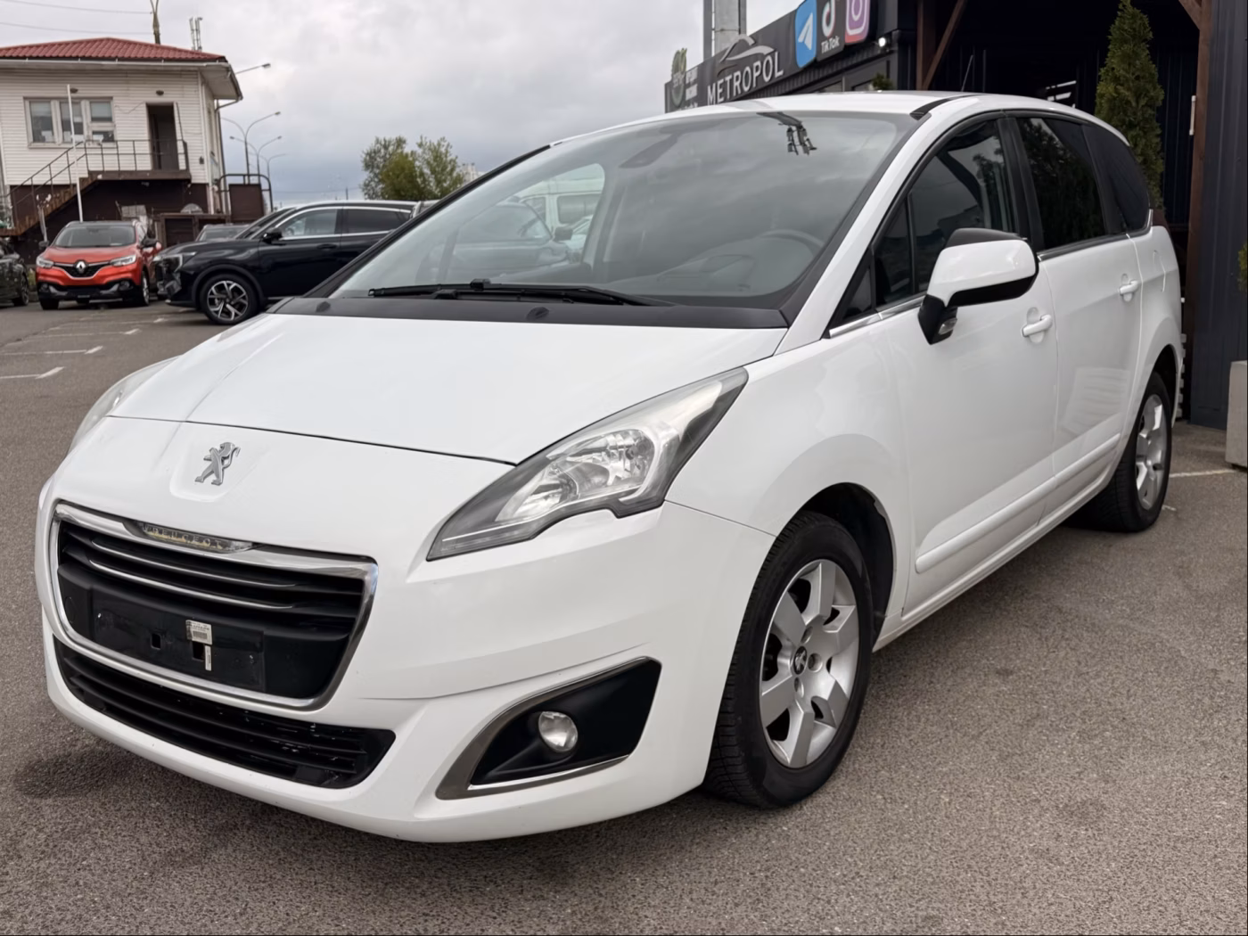 Peugeot 5008 фото 4