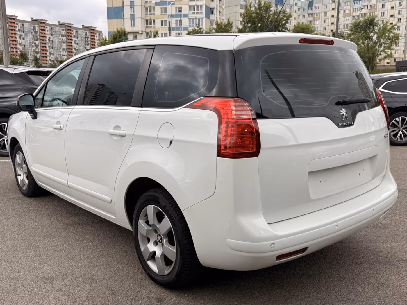 Peugeot 5008 фото 6