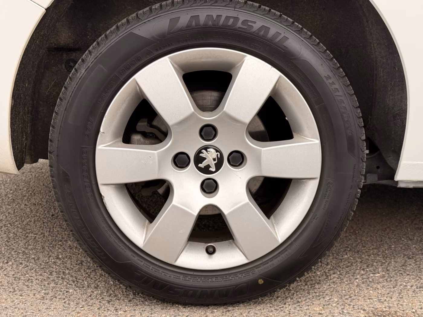 Peugeot 5008 фото 14