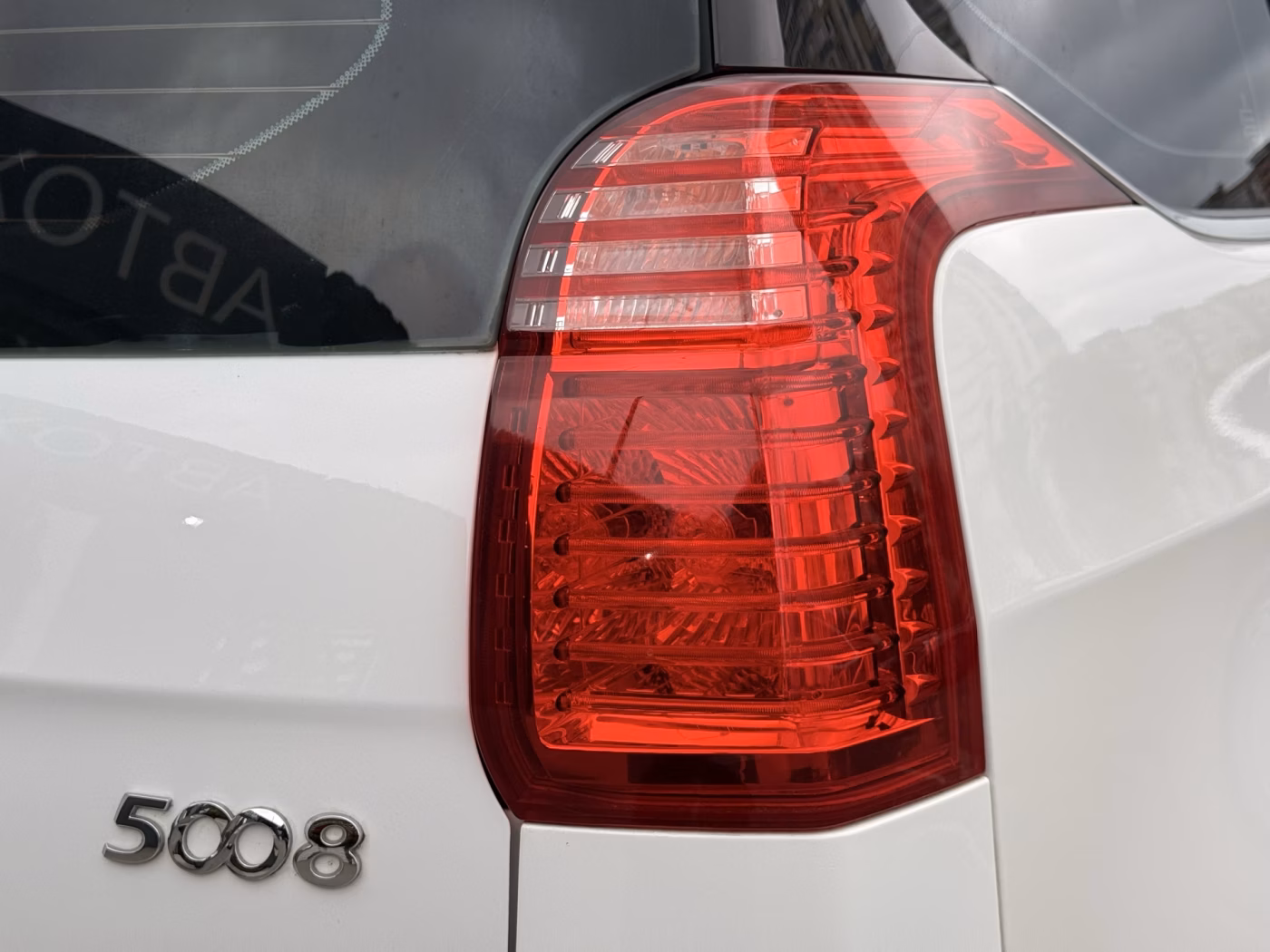 Peugeot 5008 фото 10