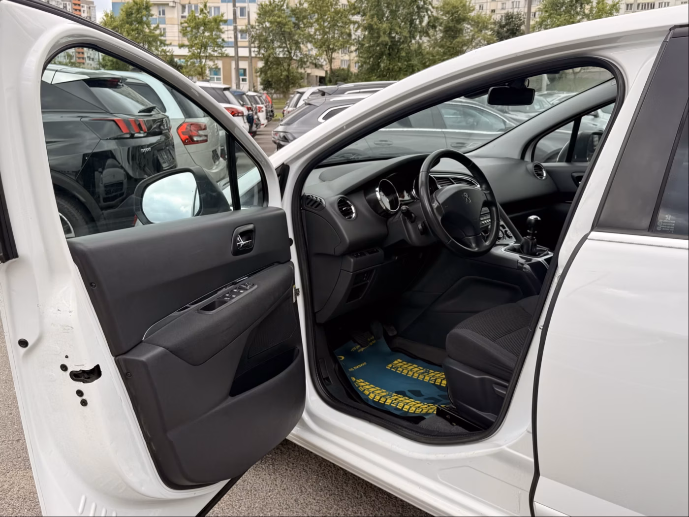 Peugeot 5008 фото 15