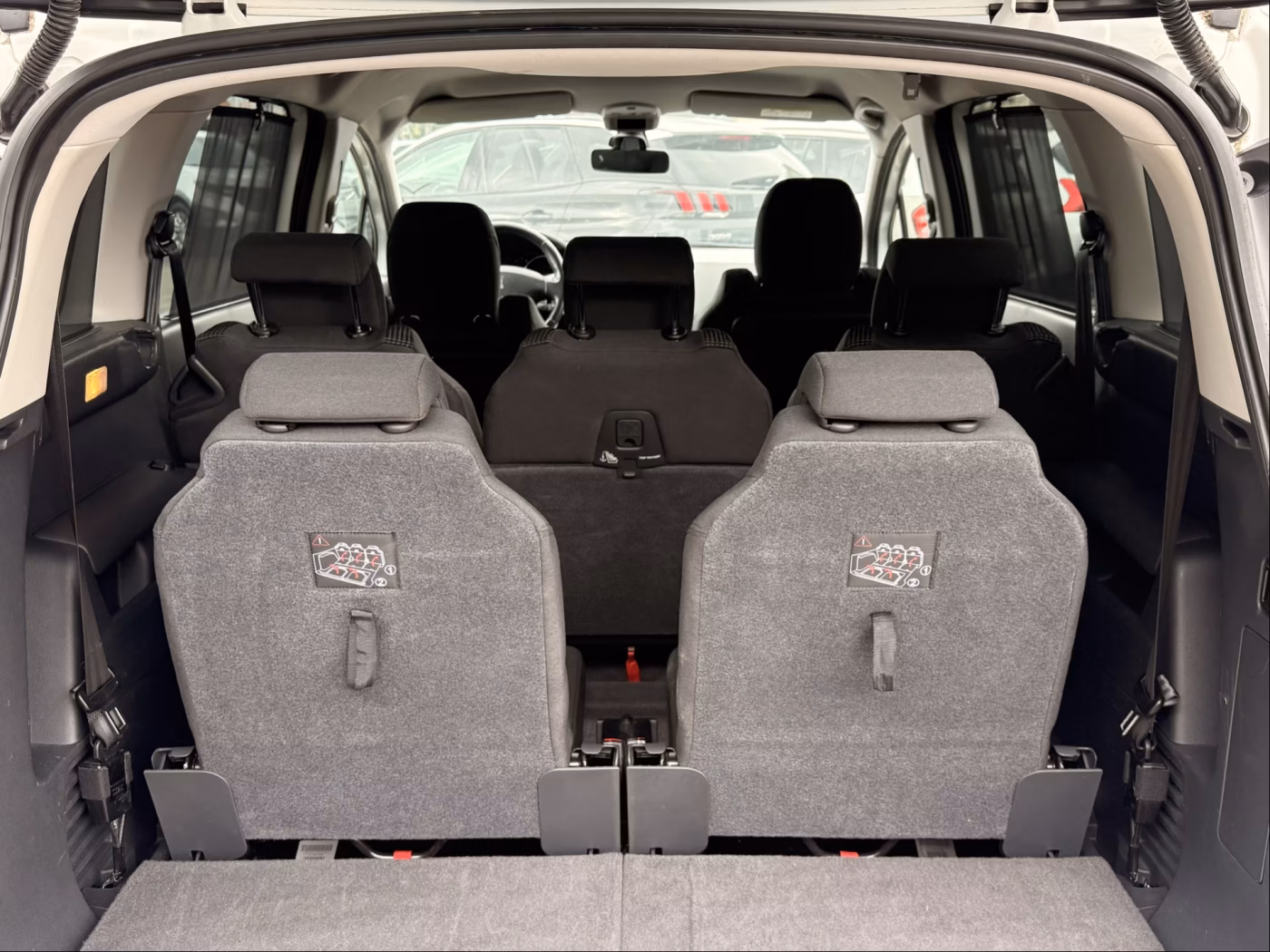 Peugeot 5008 фото 21