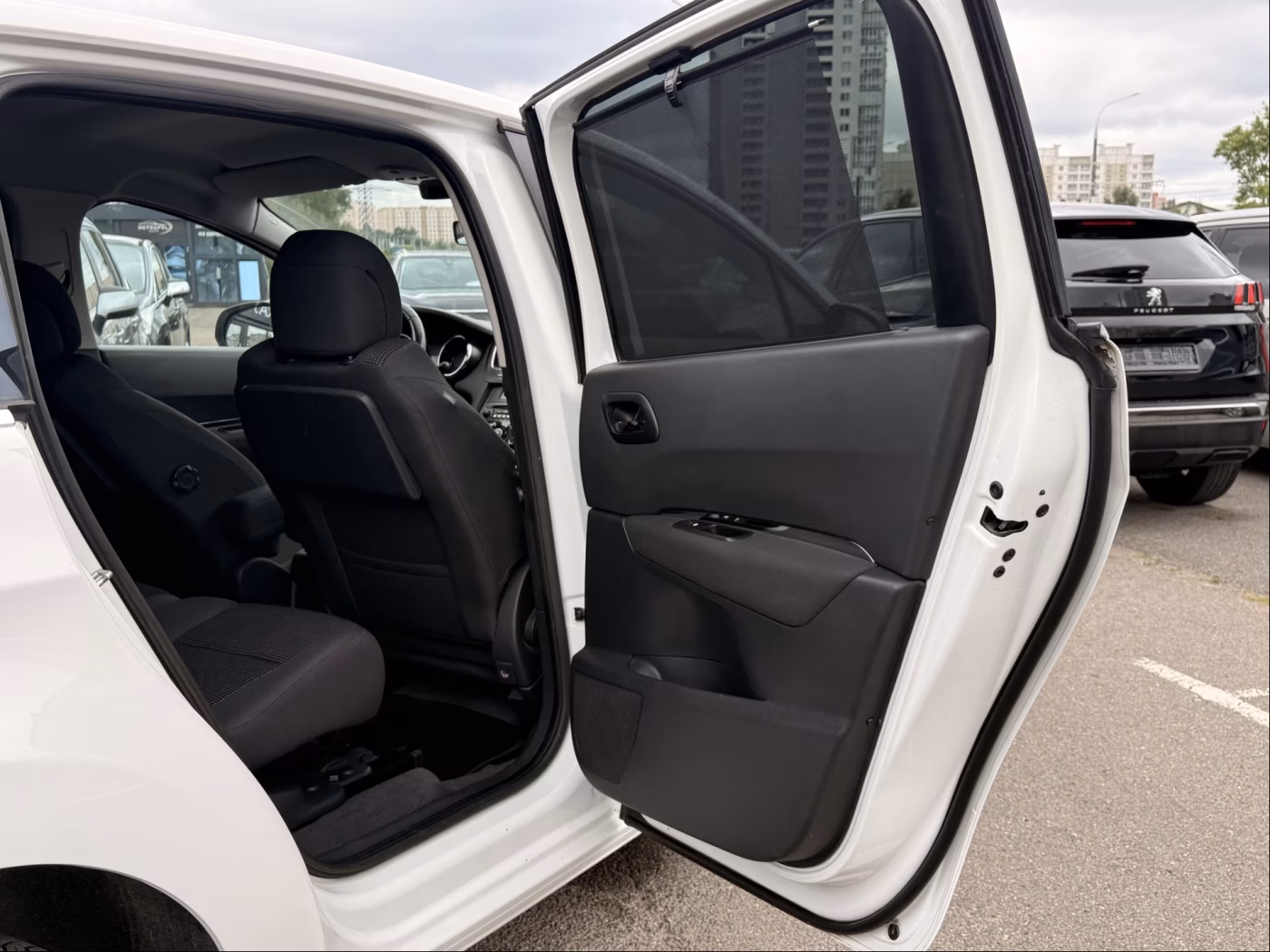 Peugeot 5008 фото 22