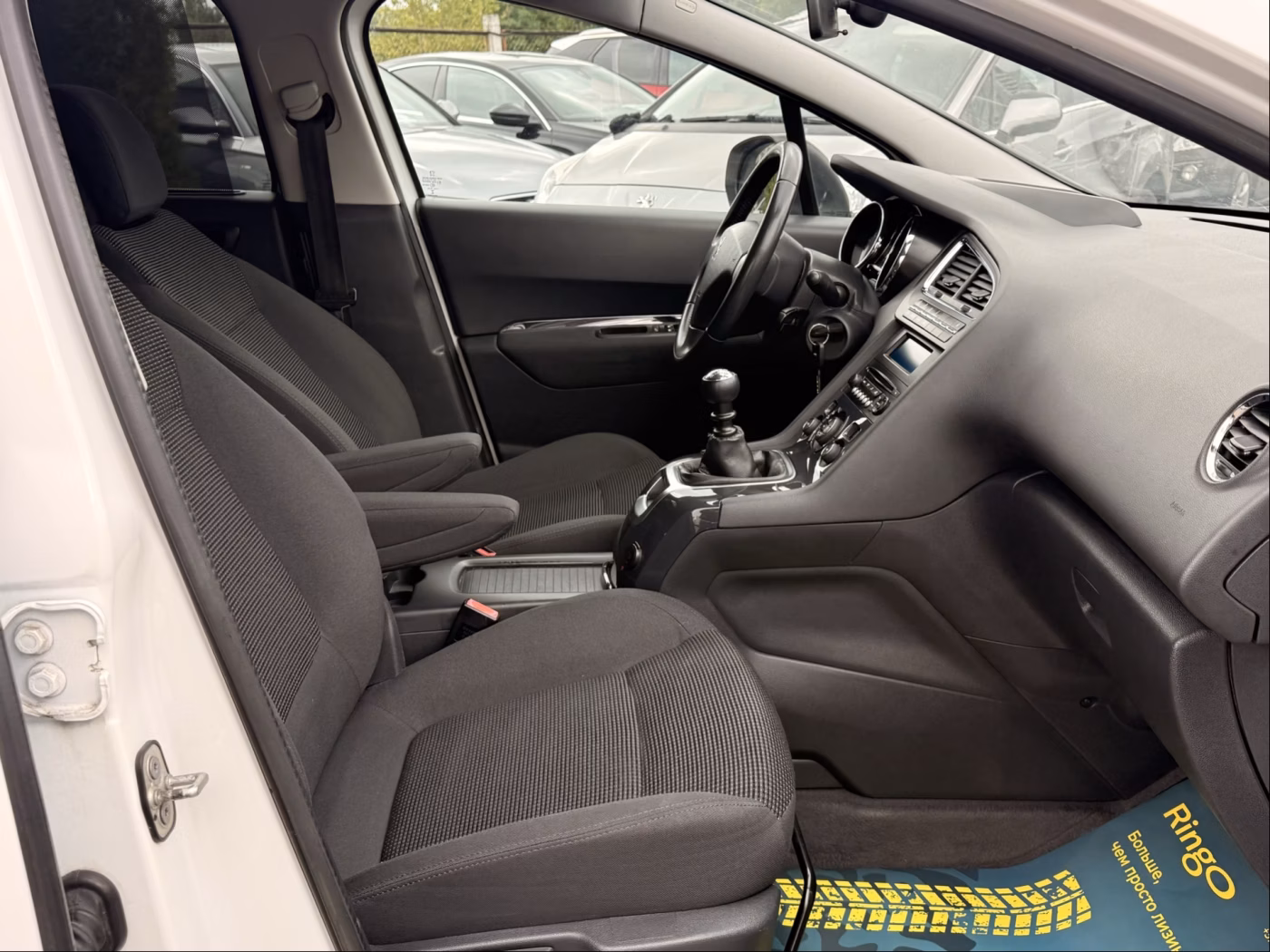 Peugeot 5008 фото 25