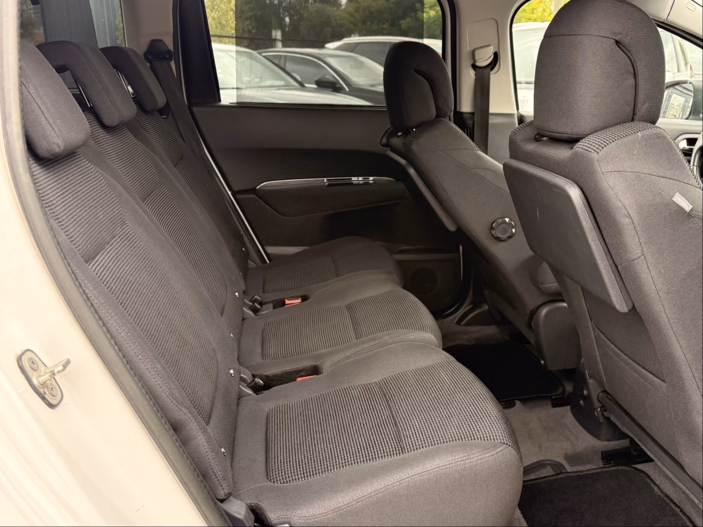Peugeot 5008 фото 23