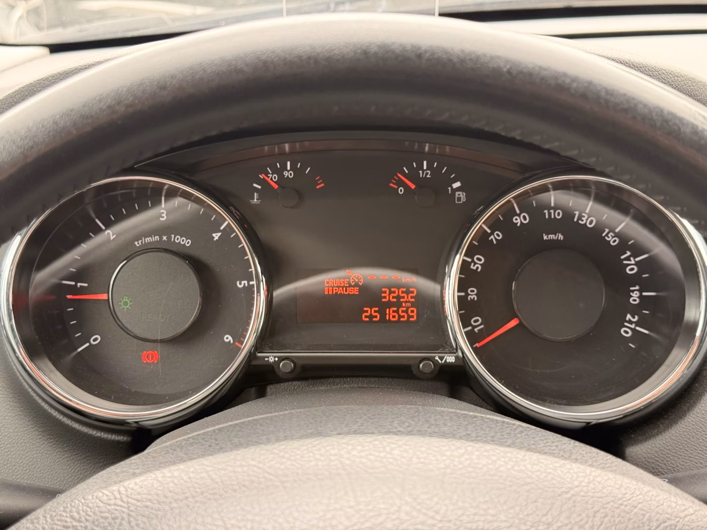 Peugeot 5008 фото 28