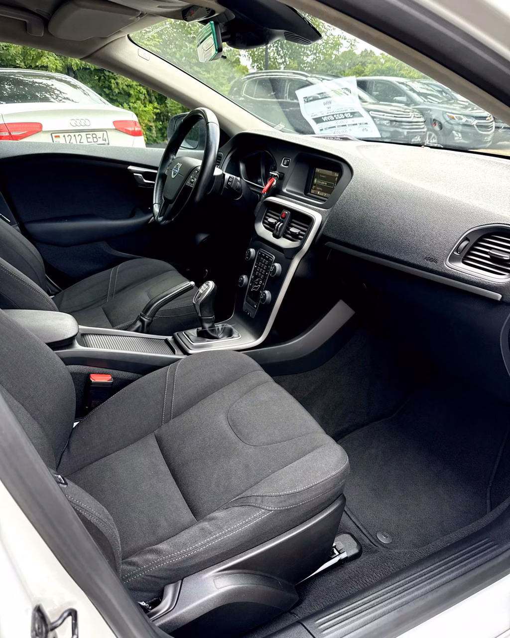 Volvo V40 фото 12