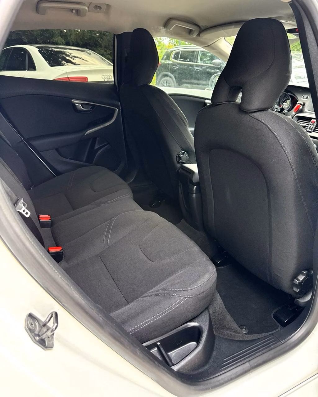Volvo V40 фото 13