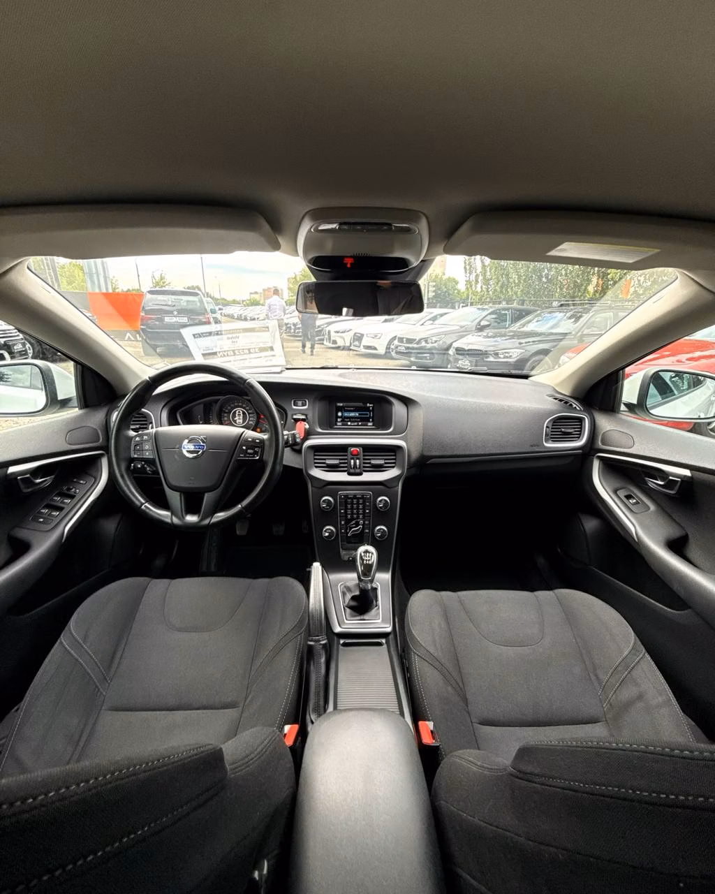 Volvo V40 фото 14