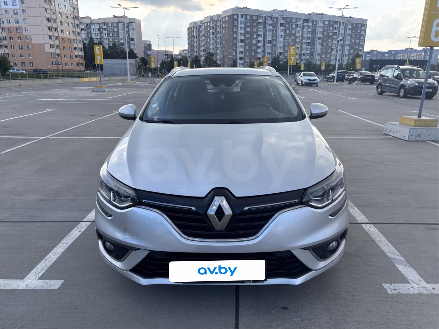 Renault Megane фото 17